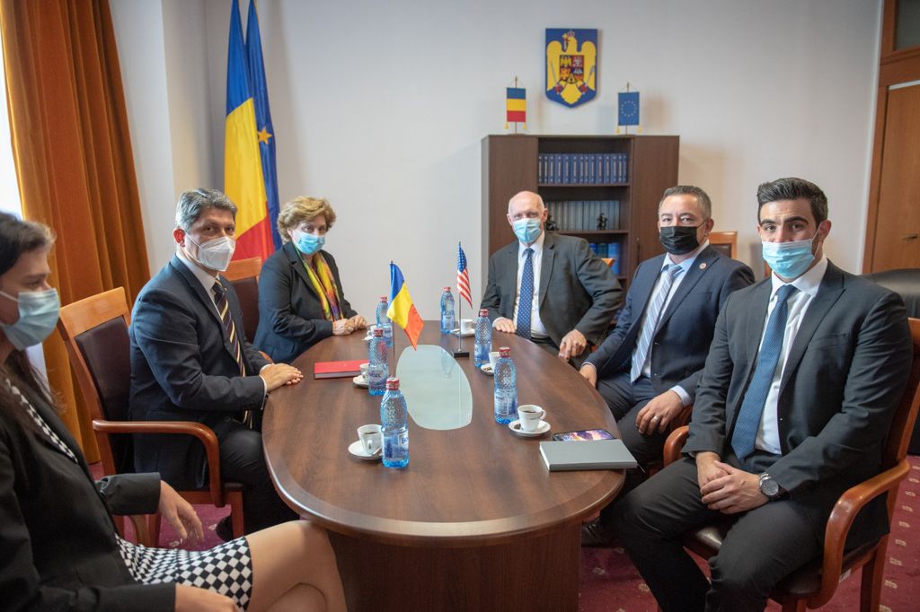 Primirea de către Titus Corlățean, președintele Comisiei pentru politică externă a Senatului României a unei delegații americane a Camerei Reprezentanților din statul Arizona.