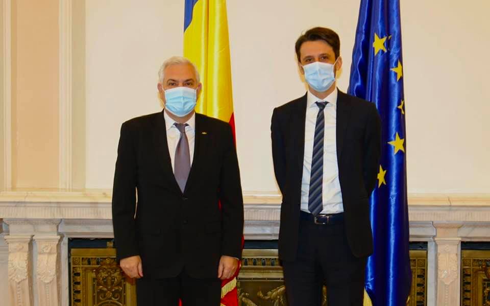 Întrevederea domnului Angel Tîlvăr, președintele Comisiei pentru Afaceri Europene cu domnul Goran Mandic, Prim Secretar al Ambasadei Marii Britanii la București